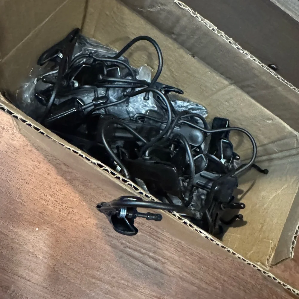 Black Metal Clip Hanger